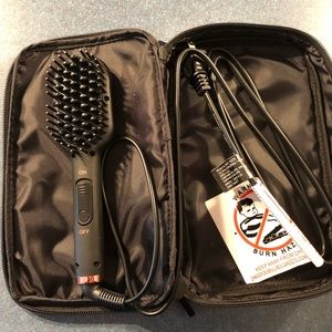 Amika Polished Perfection Mini straightening brush